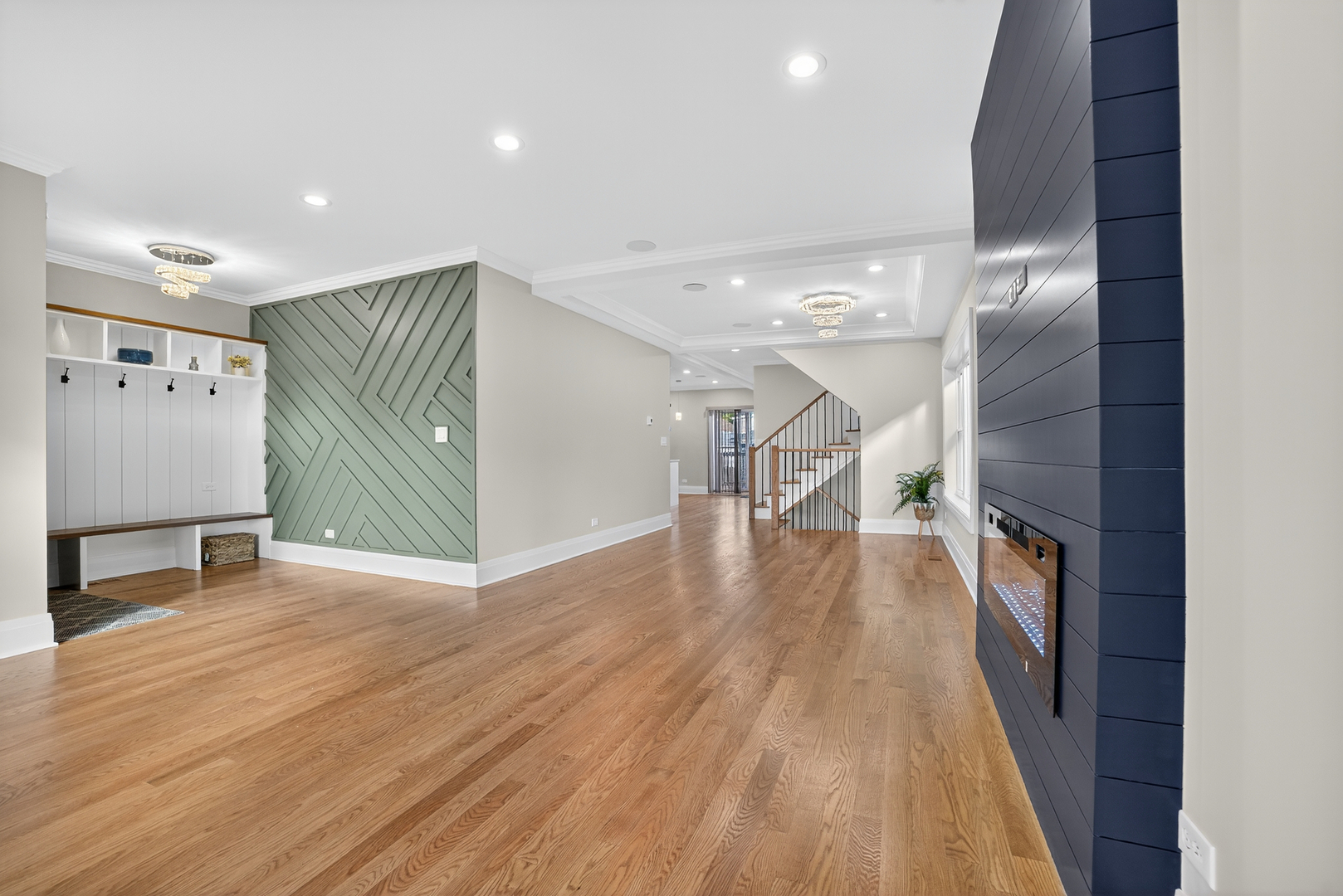 3019 N Kenneth Avenue