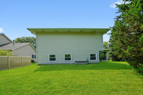 Tiny photo for 1668 Hidden Valley Drive, Bolingbrook, IL 60490 (MLS # 12445475)