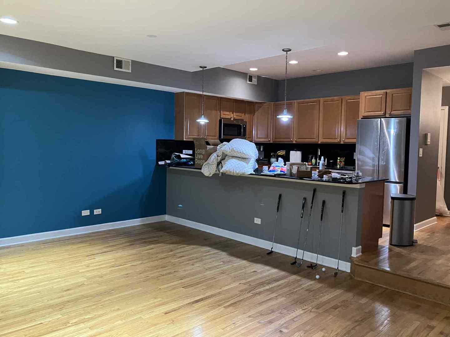 612 S WESTERN Avenue 4