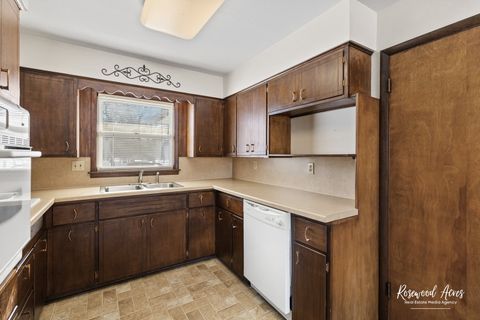 Tiny photo for 160 E Pendexter Avenue, Watseka, IL 60970 (MLS # 12555428)