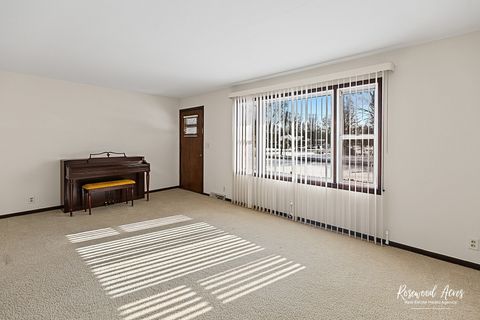 Tiny photo for 160 E Pendexter Avenue, Watseka, IL 60970 (MLS # 12555428)