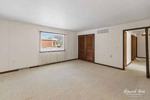 Tiny photo for 160 E Pendexter Avenue, Watseka, IL 60970 (MLS # 12555428)