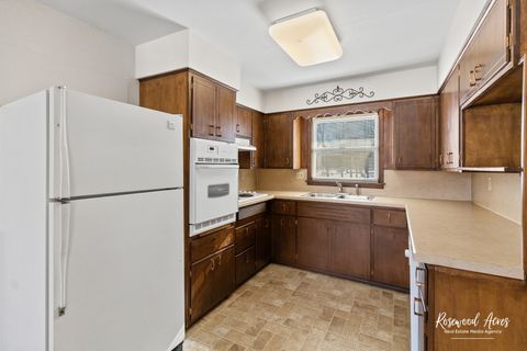 Tiny photo for 160 E Pendexter Avenue, Watseka, IL 60970 (MLS # 12555428)