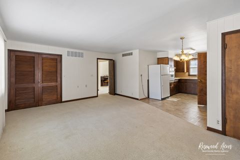 Tiny photo for 160 E Pendexter Avenue, Watseka, IL 60970 (MLS # 12555428)