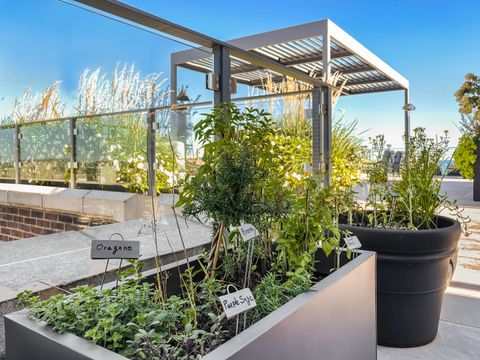 Tiny photo for 2440 N LAKEVIEW Avenue #6D, Chicago, IL 60614 (MLS # 12596101)