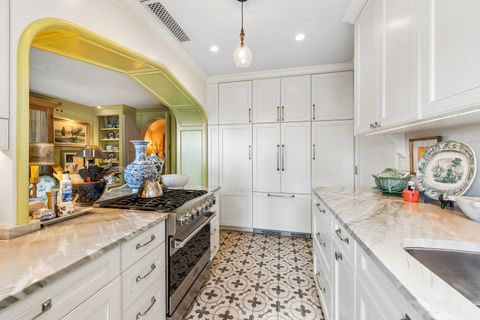 Tiny photo for 2440 N LAKEVIEW Avenue #6D, Chicago, IL 60614 (MLS # 12596101)