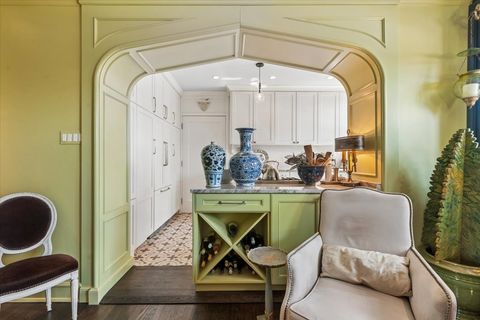 Tiny photo for 2440 N LAKEVIEW Avenue #6D, Chicago, IL 60614 (MLS # 12596101)