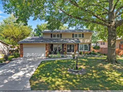 Photo of 1535 Forest Hills Road, Bettendorf, IA 52722 (MLS # 12751767)
