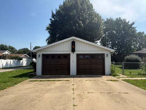 Tiny photo for 800 Cotton Street, Streator, IL 61364 (MLS # 12682117)