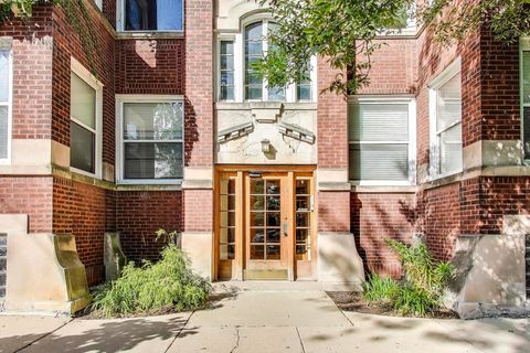 4544 N Sacramento Avenue 2 Chicago IL 60625