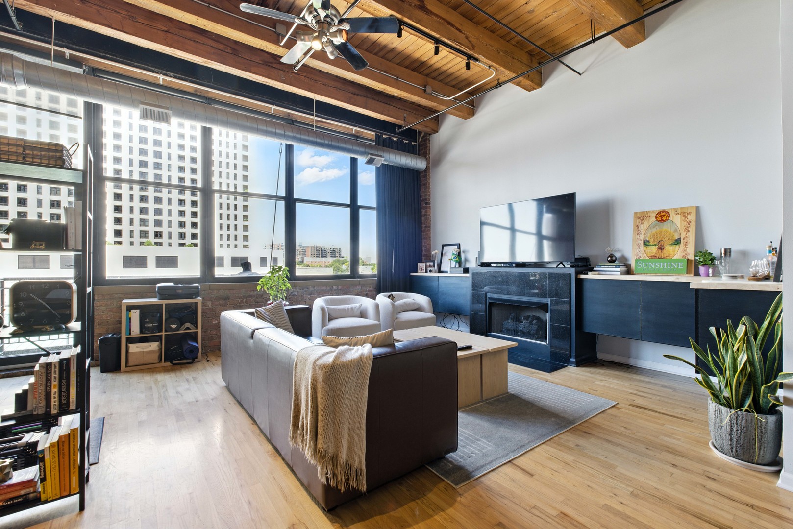 1243 S Wabash Avenue 401