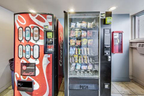 Tiny photo for 6171 N Sheridan Road #806, Chicago, IL 60660 (MLS # 12549168)