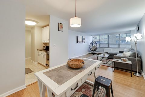 Tiny photo for 6171 N Sheridan Road #806, Chicago, IL 60660 (MLS # 12549168)