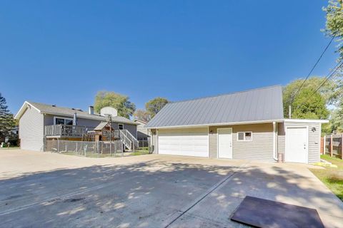 Tiny photo for 38127 N NorthShore Avenue, Beach Park, IL 60087 (MLS # 12483902)