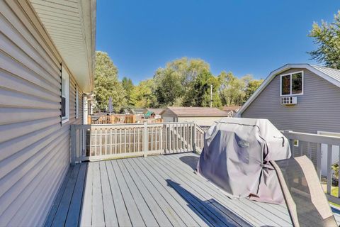 Tiny photo for 38127 N NorthShore Avenue, Beach Park, IL 60087 (MLS # 12483902)