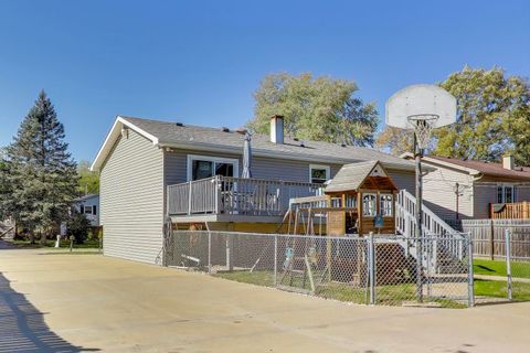 Tiny photo for 38127 N NorthShore Avenue, Beach Park, IL 60087 (MLS # 12483902)