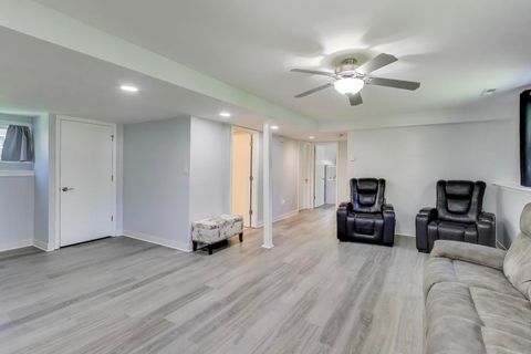 Tiny photo for 38127 N NorthShore Avenue, Beach Park, IL 60087 (MLS # 12483902)