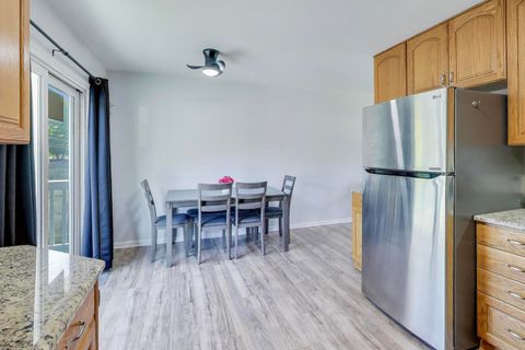 Tiny photo for 38127 N NorthShore Avenue, Beach Park, IL 60087 (MLS # 12483902)