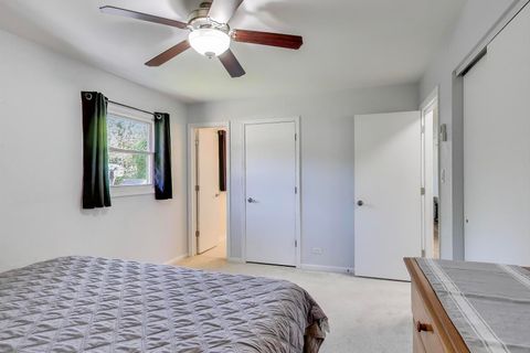 Tiny photo for 38127 N NorthShore Avenue, Beach Park, IL 60087 (MLS # 12483902)