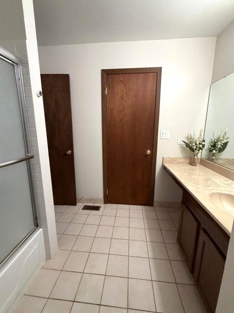 Tiny photo for 31 BUCKINGHAM Lane #31, Buffalo Grove, IL 60089 (MLS # 12698781)