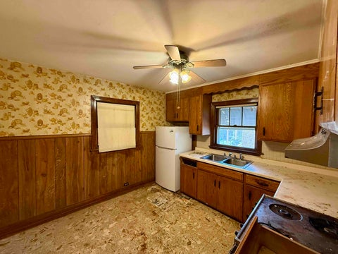 Tiny photo for 8830 Sayre Avenue, Morton Grove, IL 60053 (MLS # 12745121)