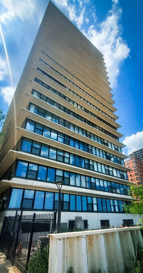Photo of 5801 N Sheridan Road #8A, Chicago, IL 60660 (MLS # 12400856)