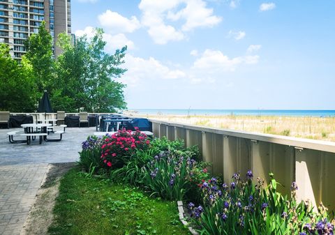Tiny photo for 5801 N Sheridan Road #8A, Chicago, IL 60660 (MLS # 12400856)