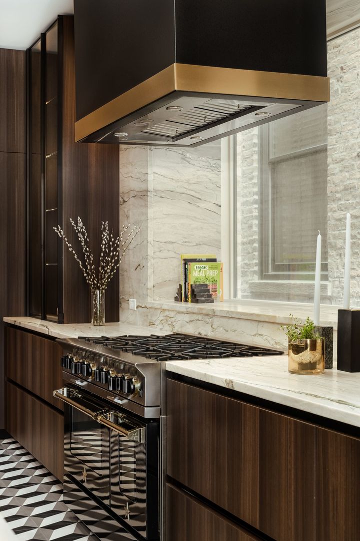 2734 N Racine Avenue