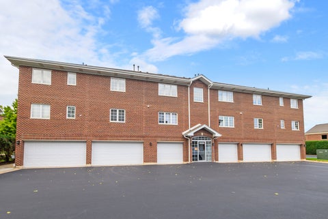 Tiny photo for 13059 Laurel Glen Court #301, Palos Heights, IL 60463 (MLS # 12763310)