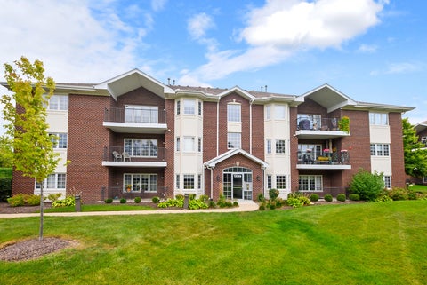 Photo of 13059 Laurel Glen Court #301, Palos Heights, IL 60463 (MLS # 12763310)