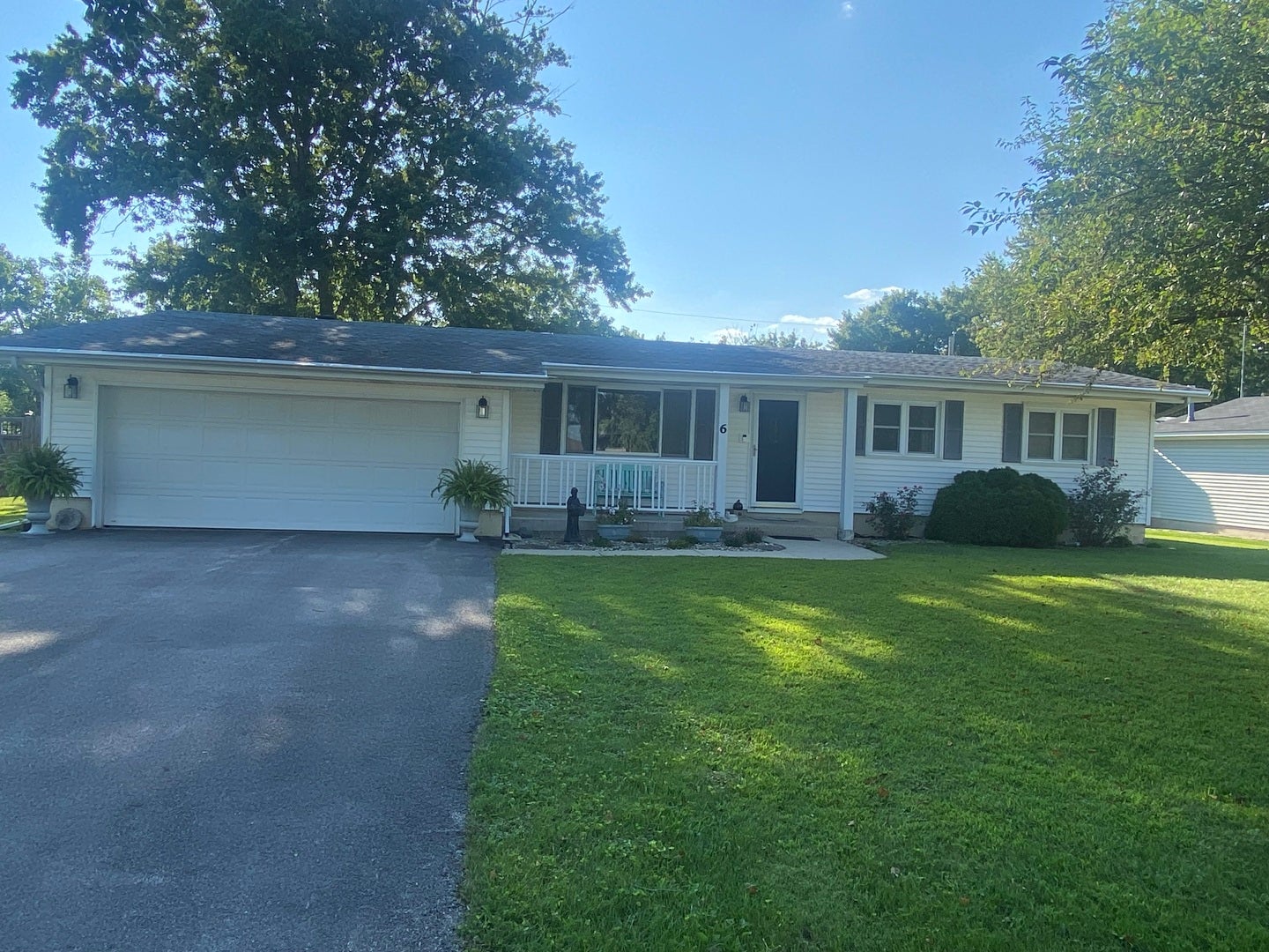 6 Helen Street