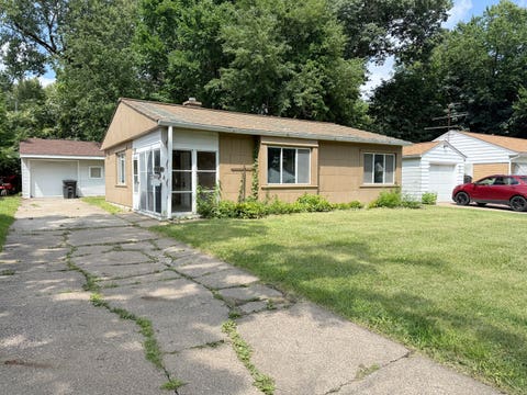 Tiny photo for 2113 22 1/2 Avenue, Rock Island, IL 61201 (MLS # 12723060)