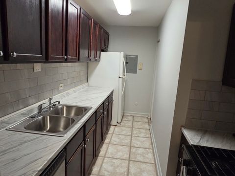 Tiny photo for 212 Shorewood Drive #2D, Glendale Heights, IL 60139 (MLS # 12618385)