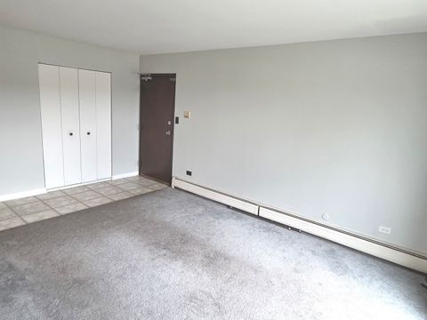 Tiny photo for 212 Shorewood Drive #2D, Glendale Heights, IL 60139 (MLS # 12618385)
