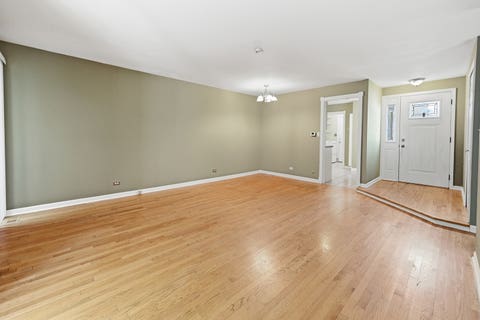 Tiny photo for 177 Cascade Drive, Indian Head Park, IL 60525 (MLS # 12699194)