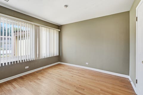Tiny photo for 177 Cascade Drive, Indian Head Park, IL 60525 (MLS # 12699194)