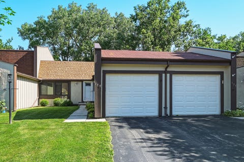 Photo of 177 Cascade Drive, Indian Head Park, IL 60525 (MLS # 12699194)