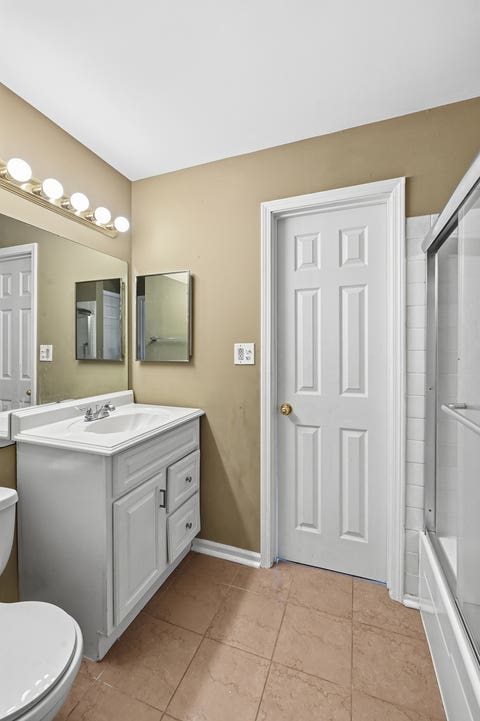 Tiny photo for 177 Cascade Drive, Indian Head Park, IL 60525 (MLS # 12699194)