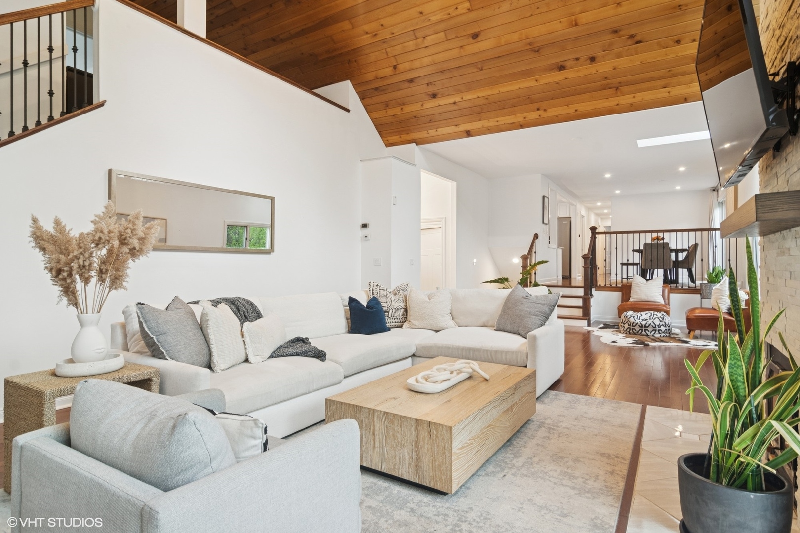 403 Roslyn Road