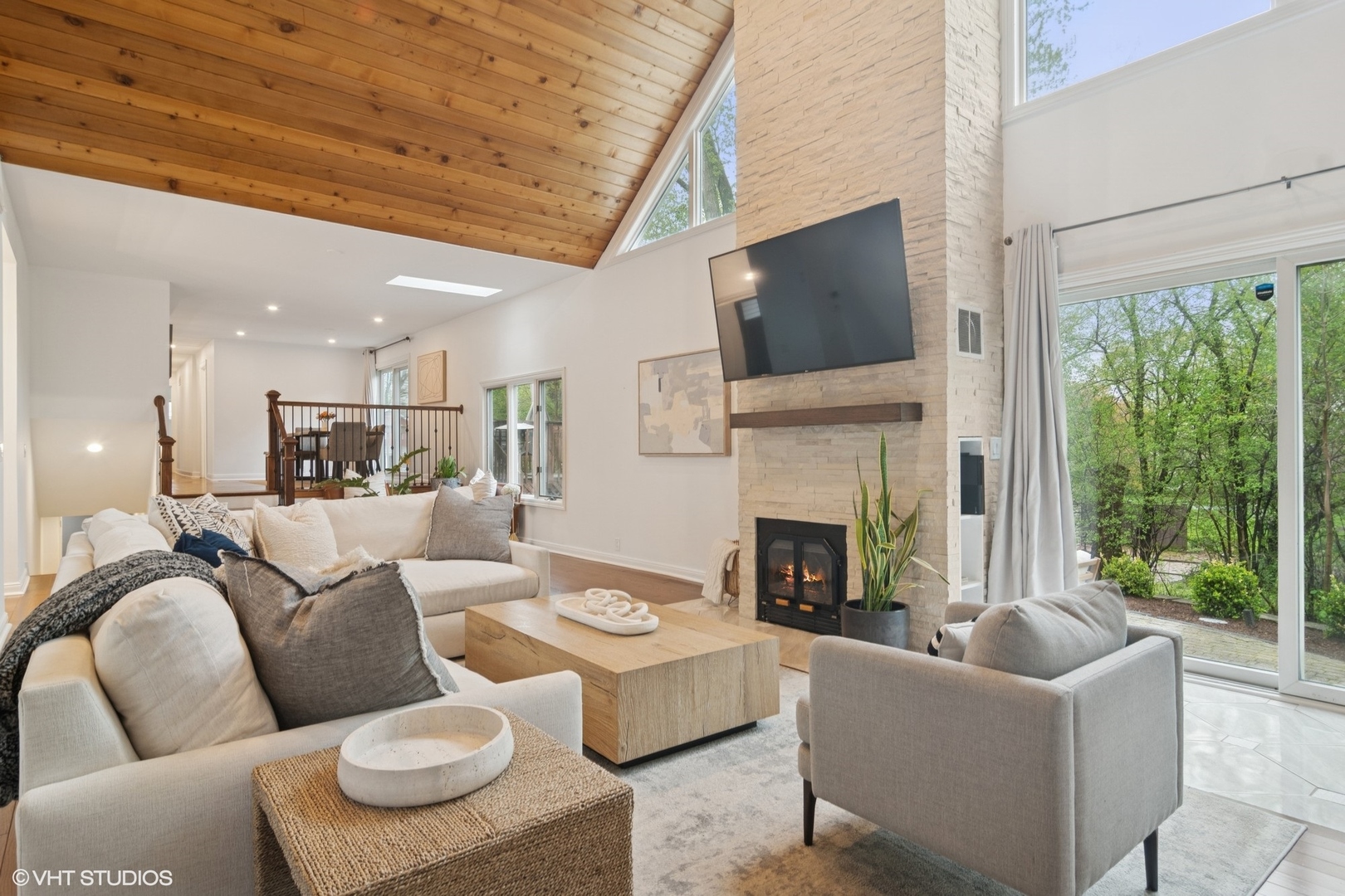 403 Roslyn Road