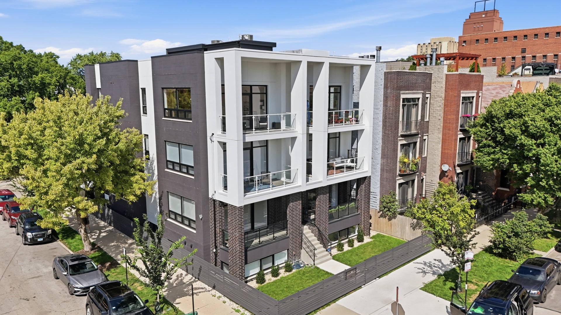 2456 W Cortez Street 3W
