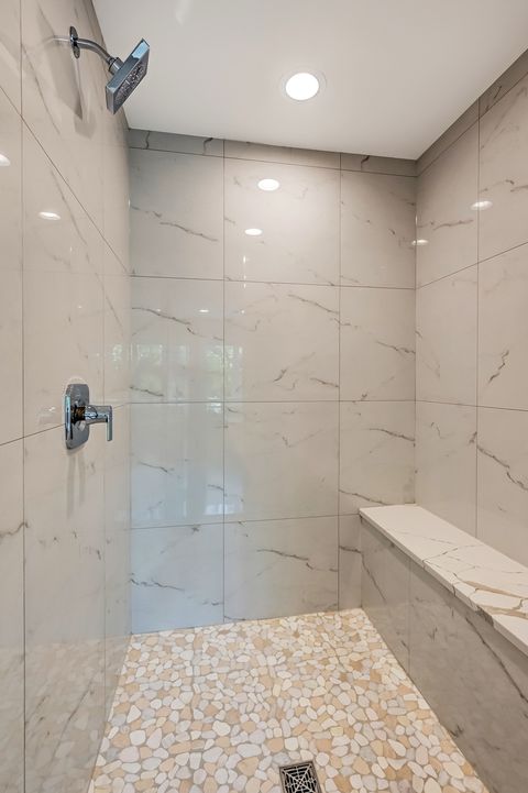 Tiny photo for 256 Coe Road, Clarendon Hills, IL 60514 (MLS # 12590910)