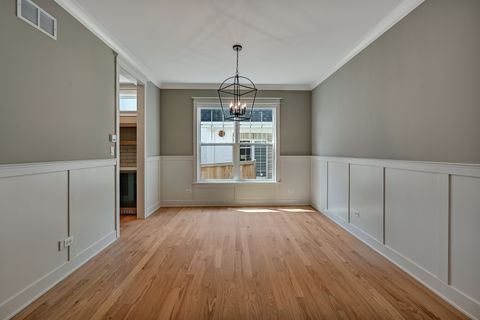 Tiny photo for 256 Coe Road, Clarendon Hills, IL 60514 (MLS # 12590910)