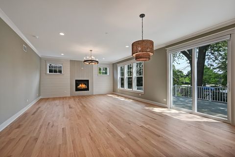 Tiny photo for 256 Coe Road, Clarendon Hills, IL 60514 (MLS # 12590910)