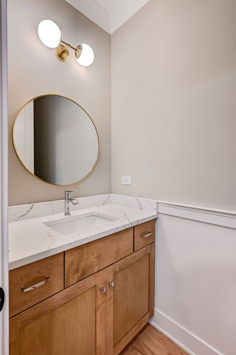 Tiny photo for 256 Coe Road, Clarendon Hills, IL 60514 (MLS # 12590910)