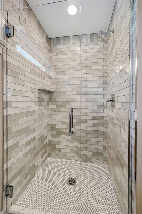 Tiny photo for 256 Coe Road, Clarendon Hills, IL 60514 (MLS # 12590910)