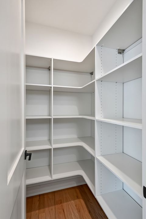 Tiny photo for 256 Coe Road, Clarendon Hills, IL 60514 (MLS # 12590910)