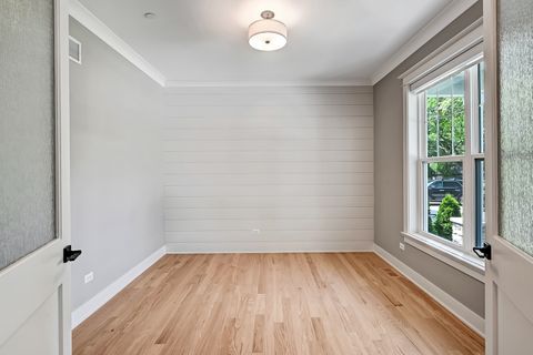 Tiny photo for 256 Coe Road, Clarendon Hills, IL 60514 (MLS # 12590910)