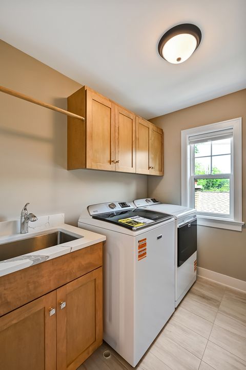 Tiny photo for 256 Coe Road, Clarendon Hills, IL 60514 (MLS # 12590910)