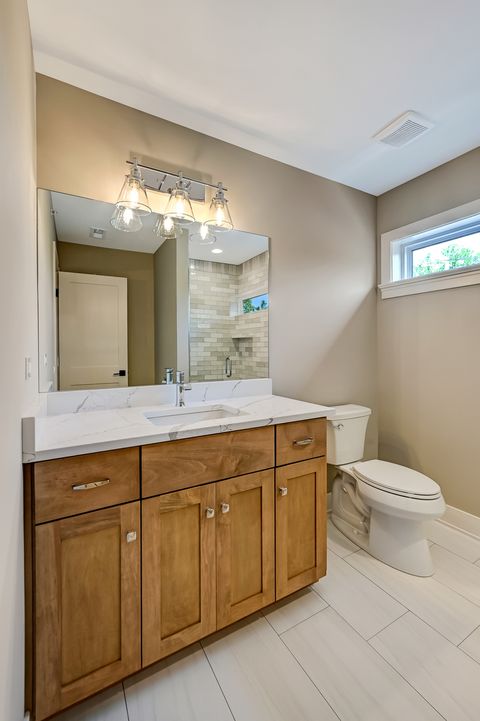 Tiny photo for 256 Coe Road, Clarendon Hills, IL 60514 (MLS # 12590910)